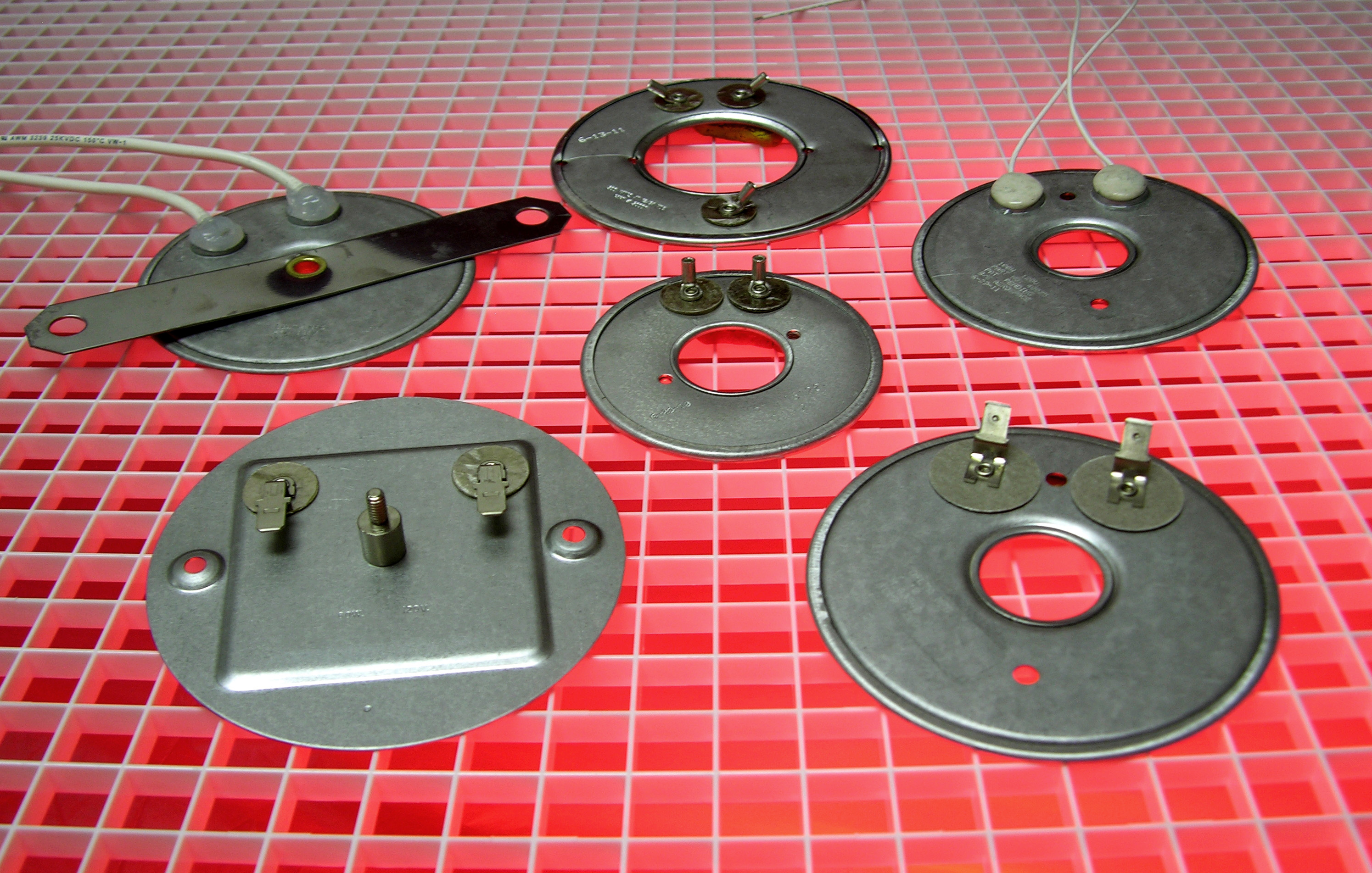 Extruder Barrel Heaters Cast-In Aluminum, Cast-in Bronze Heaters